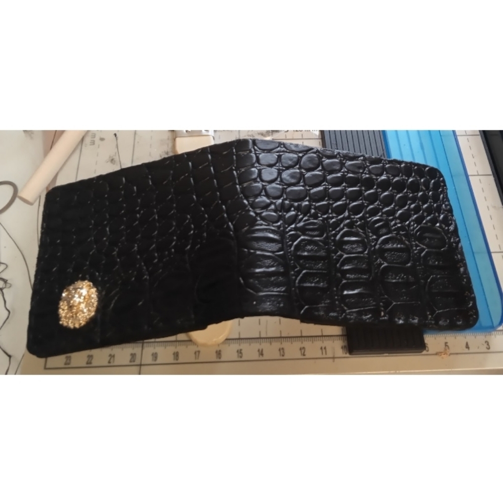 Black Crocodile-Embossed Men's Card Holder